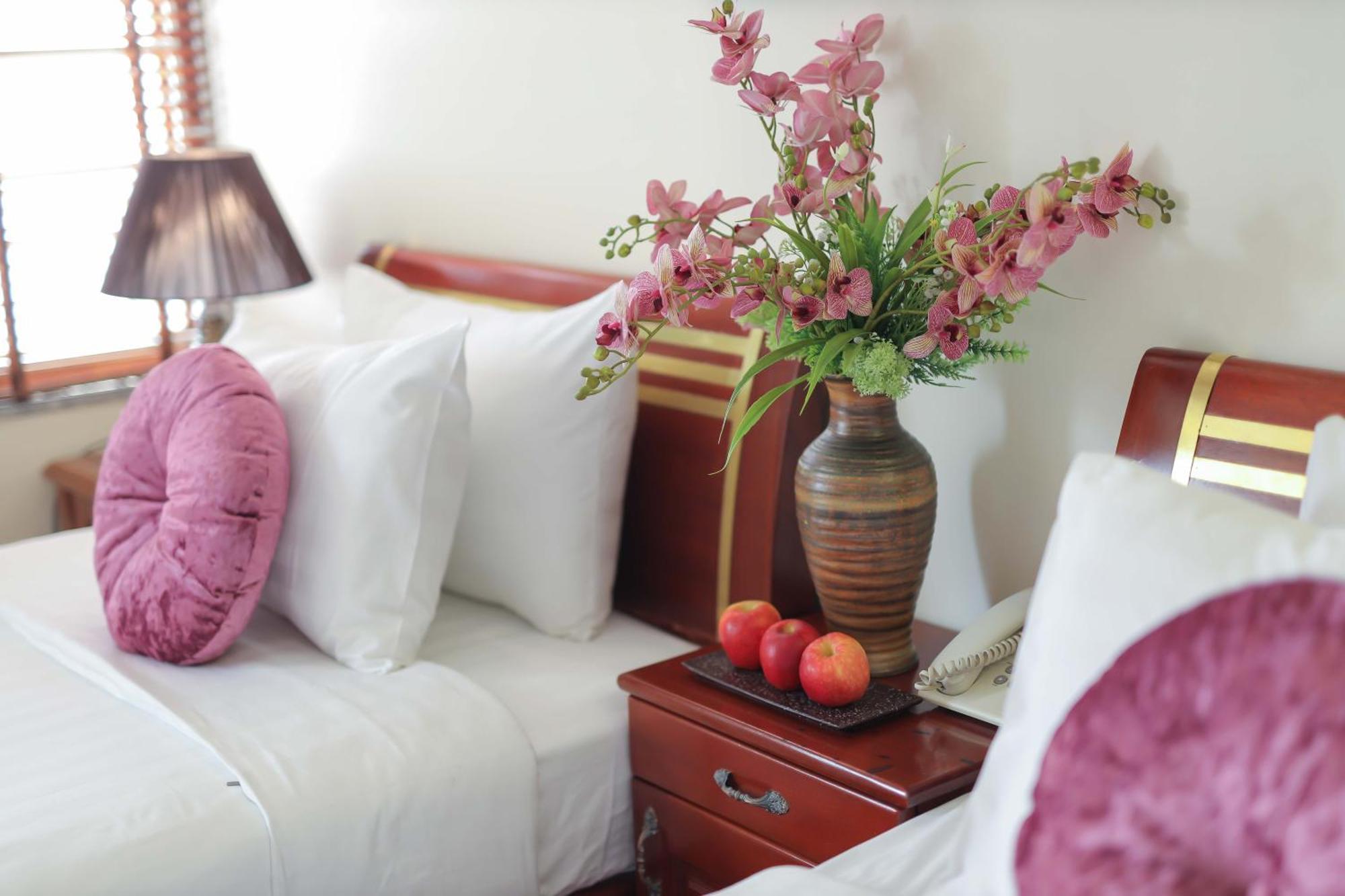 Viet Village Airport Hotel & Restaurants Hanoi Exterior photo